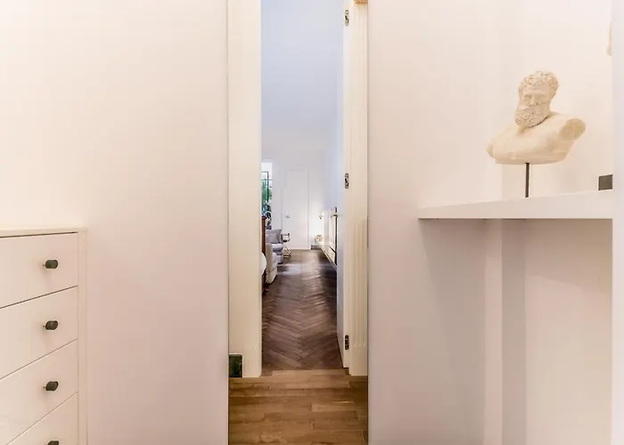 Eva Loft *